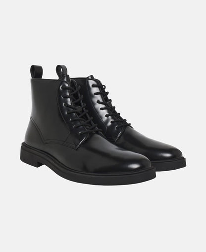 Schnürboots