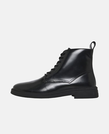 Schnürboots