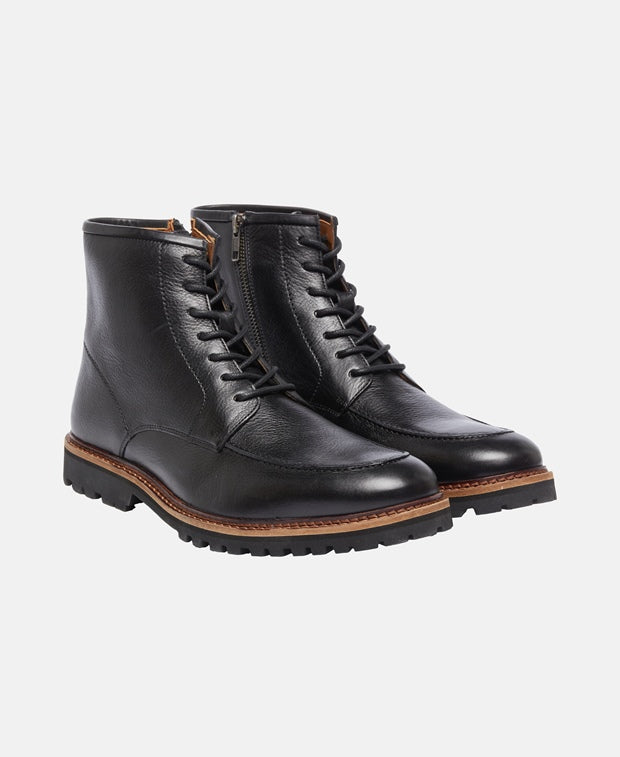 Schnürstiefeletten