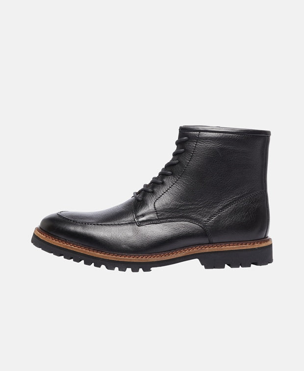 Schnürstiefeletten