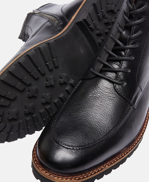 Schnürstiefeletten