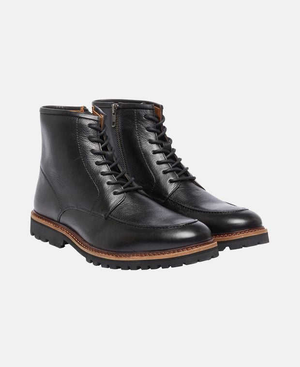 Schnürstiefeletten