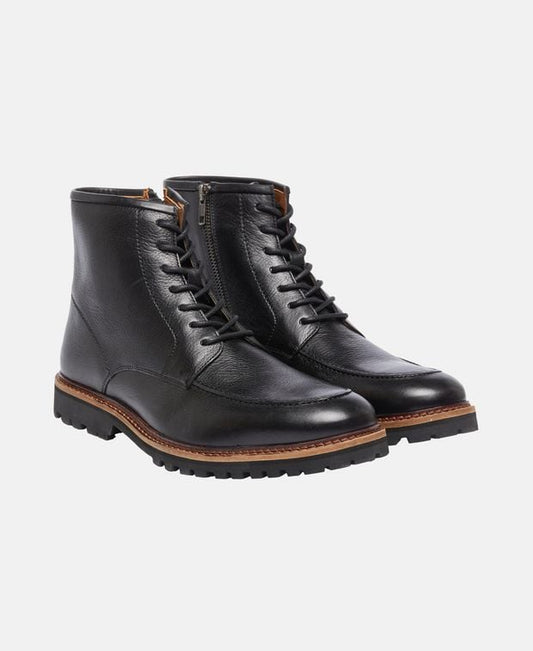 Schnürstiefeletten