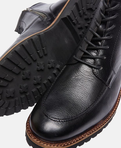 Schnürstiefeletten