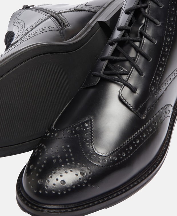 Schnürstiefeletten