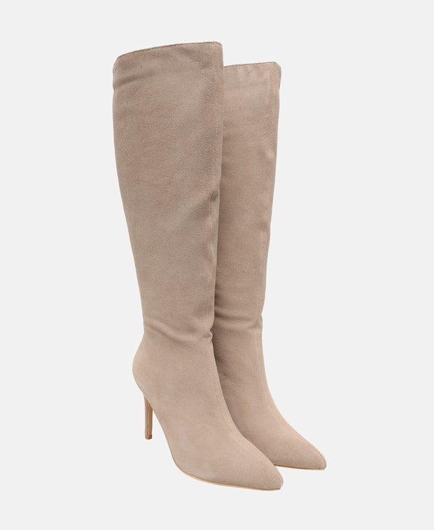 Wadenhohe Stiefel