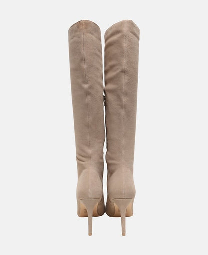 Wadenhohe Stiefel