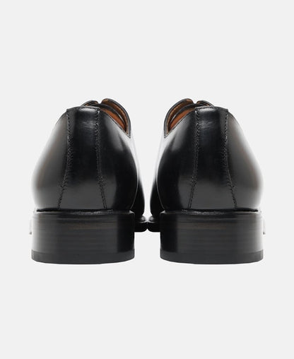Schnürschuhe