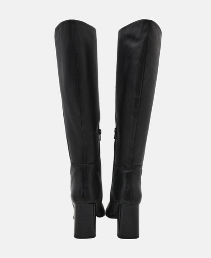 Wadenhohe Stiefel