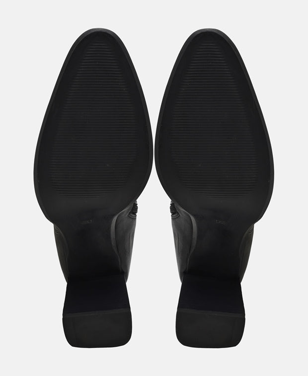 Wadenhohe Stiefel