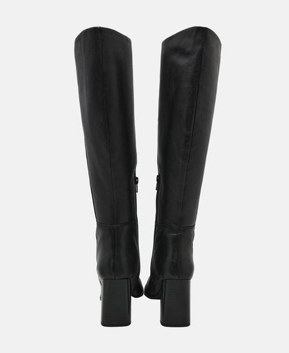 Wadenhohe Stiefel
