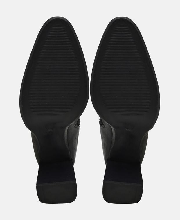 Wadenhohe Stiefel