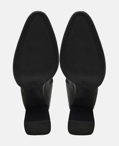 Wadenhohe Stiefel