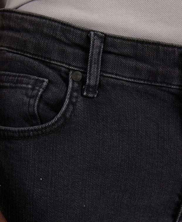 Straight-leg Jeans