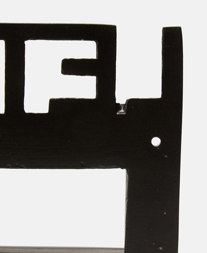 Wall hanger