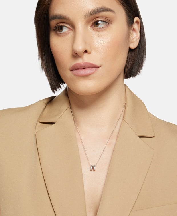 Halskette mit Diamantanhänger