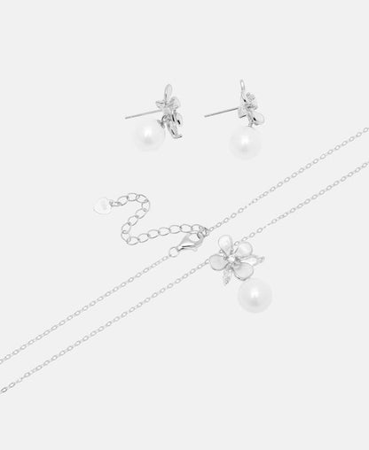 Set aus Halsketten und Ohrringe