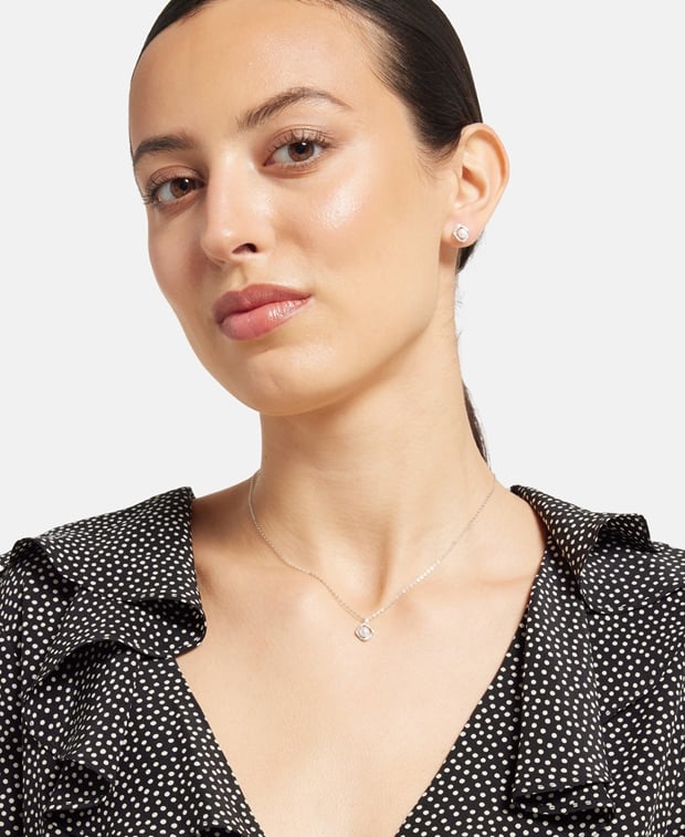 Set aus Halskette und Ohrstecker