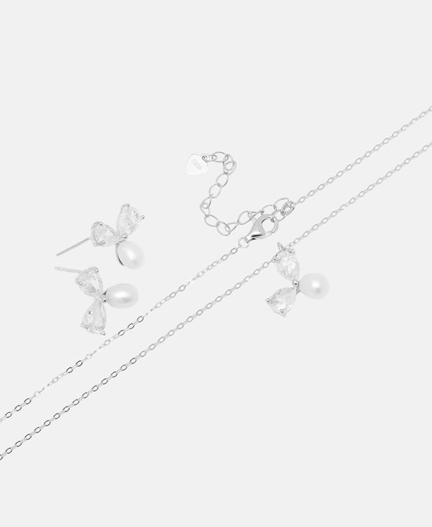 Set aus Halskette und Ohrstecker