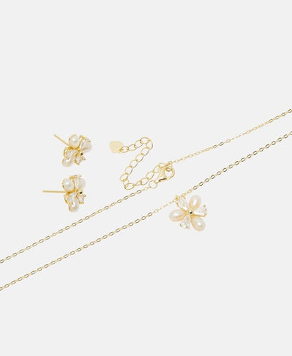 Set aus Halskette und Ohrstecker