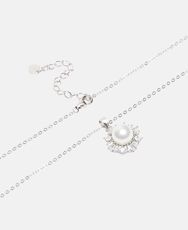 Halskette mit Perlenanhänger