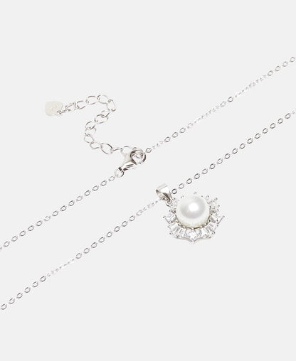 Halskette mit Perlenanhänger