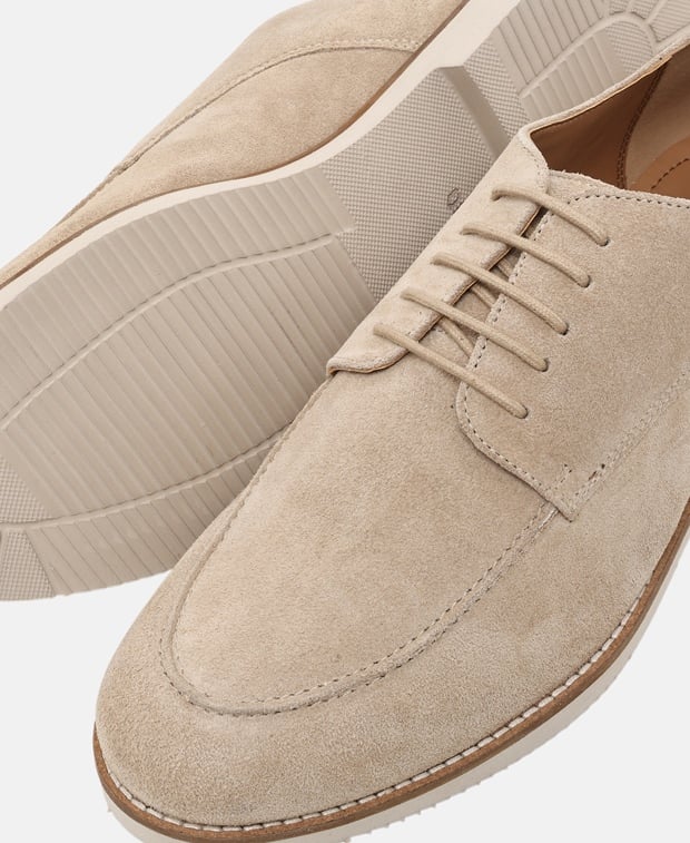 Schnürschuhe