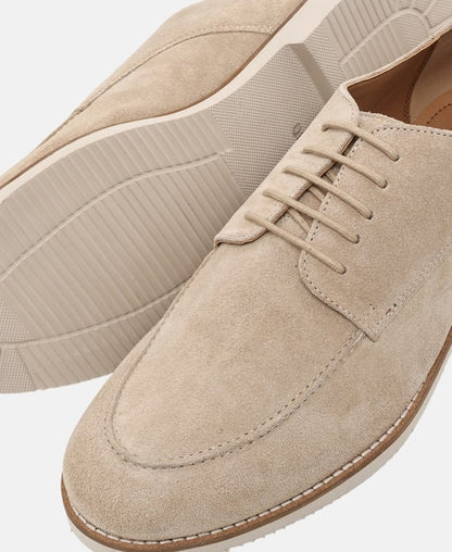 Schnürschuhe