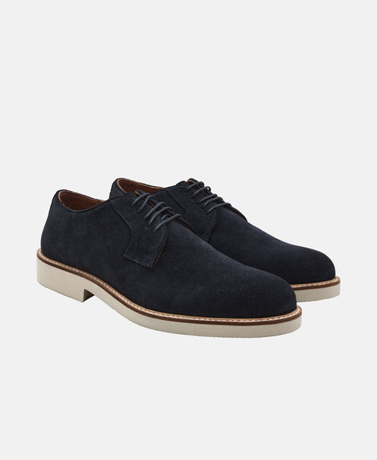 Schnürschuhe