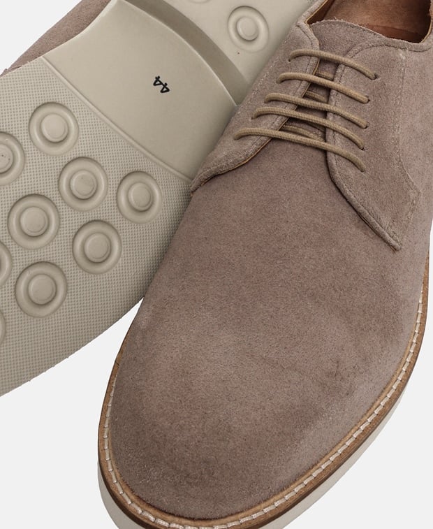 Schnürschuhe