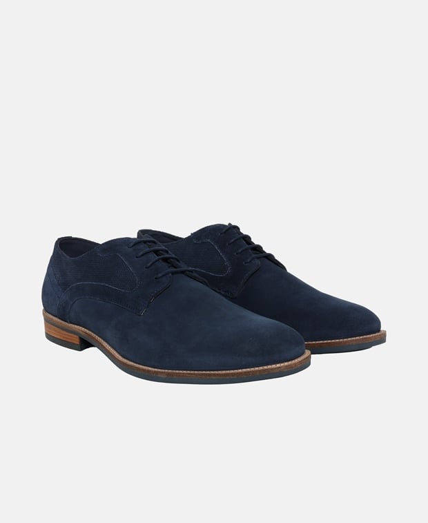 Schnürschuhe