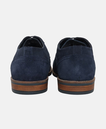 Schnürschuhe