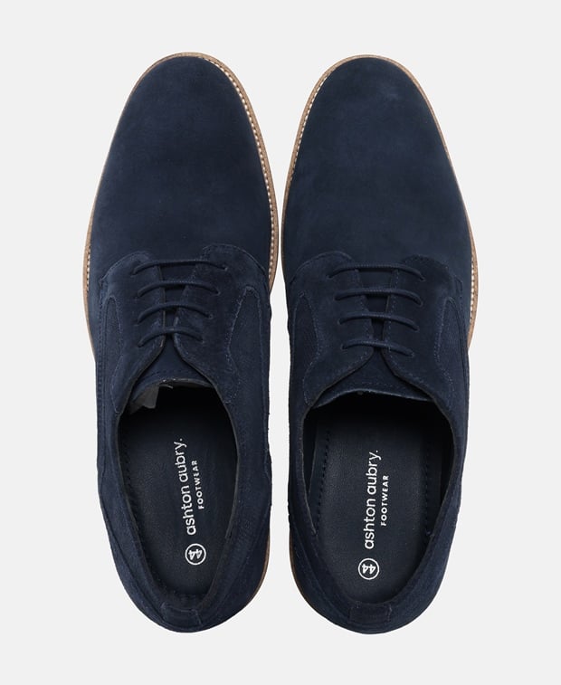 Schnürschuhe