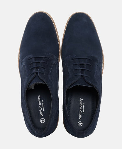 Schnürschuhe