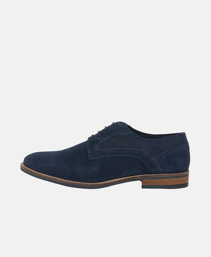 Schnürschuhe