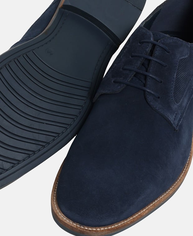 Schnürschuhe