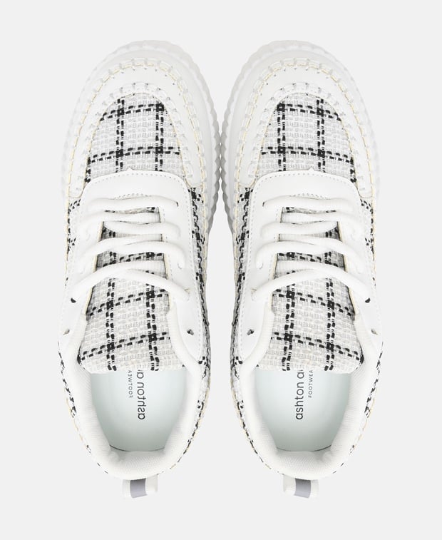 Sneaker
