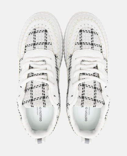 Sneaker