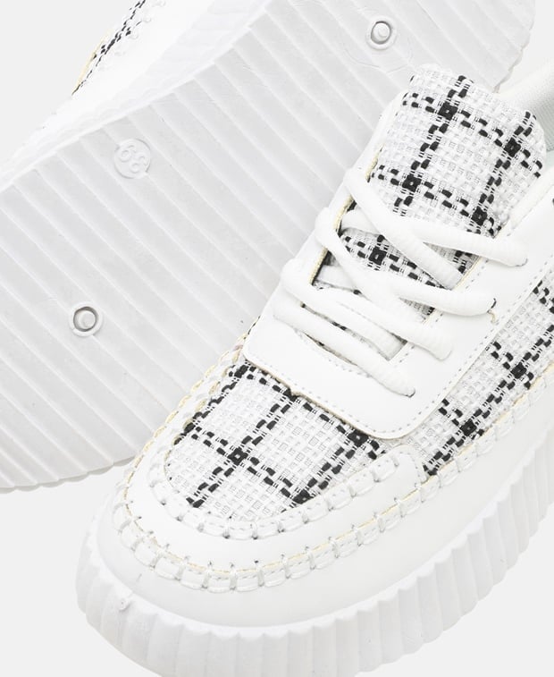 Sneaker