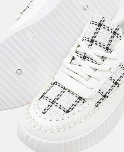 Sneaker
