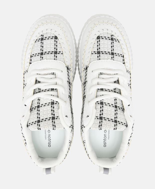 Sneaker
