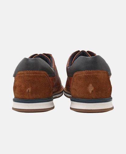 Schnürschuhe