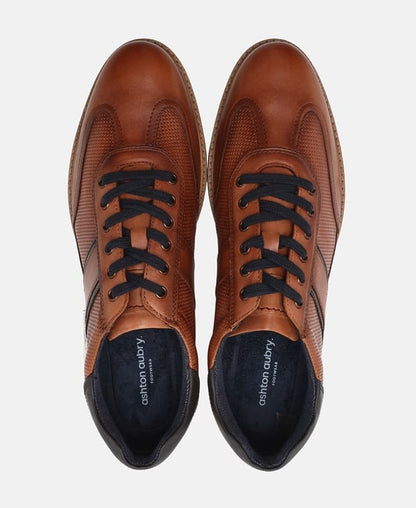 Schnürschuhe