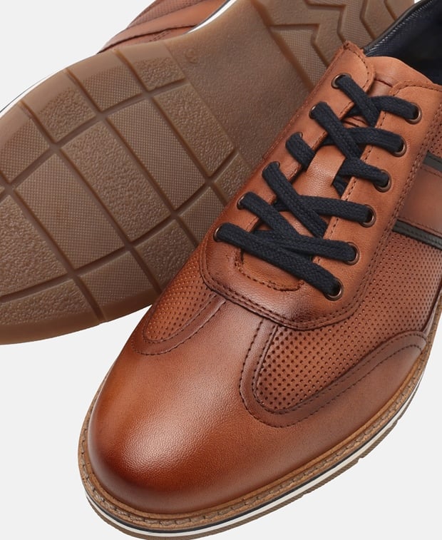 Schnürschuhe