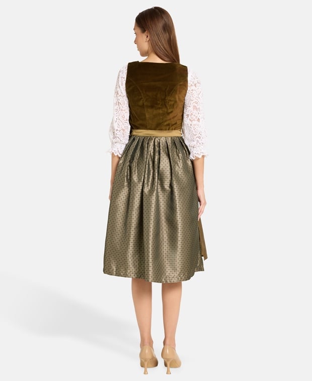 Dirndl mit Schürze