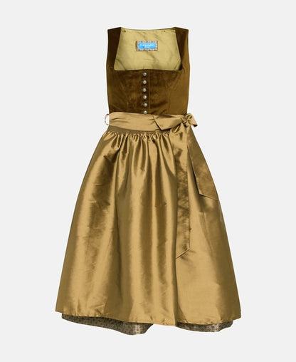Dirndl mit Schürze