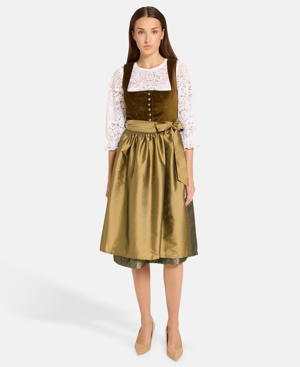 Dirndl mit Schürze