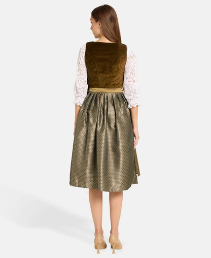 Dirndl mit Schürze