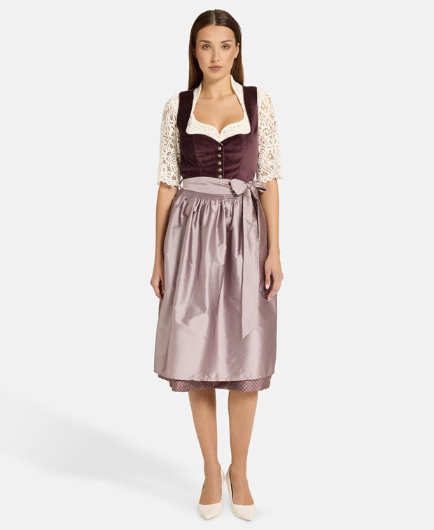 Dirndl mit Schürze