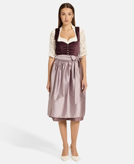 Dirndl mit Schürze